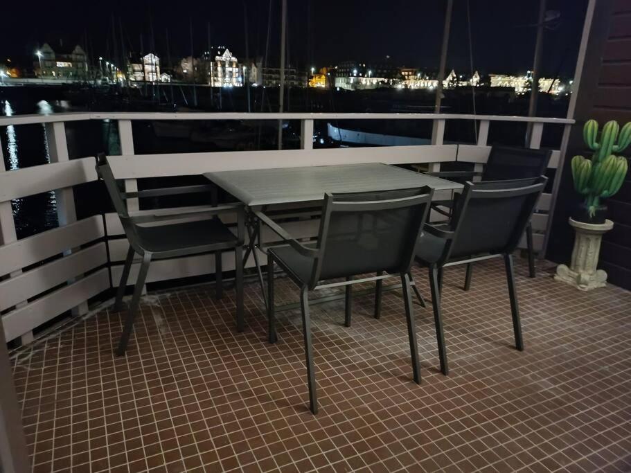 Chez Mamarina - Quadruplex - Marina Apartment *